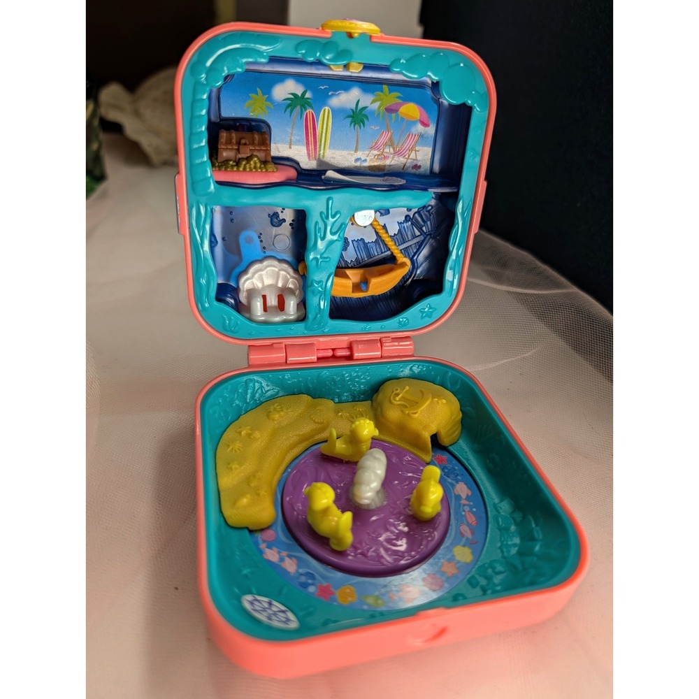 Mattel 2018 Polly Pocket Mermaid / Beach Compact Playset
